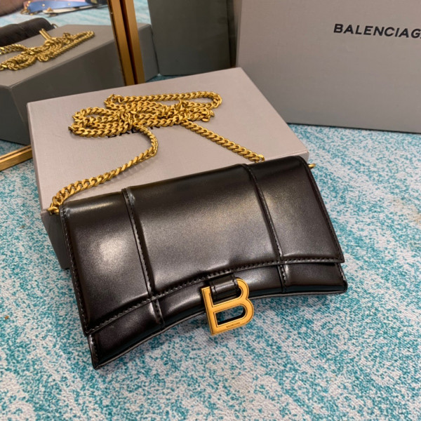 Ba*len*cia*ga hourglass wallet on chain