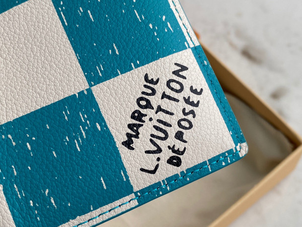 l0*is V*t0n pocket organizer
