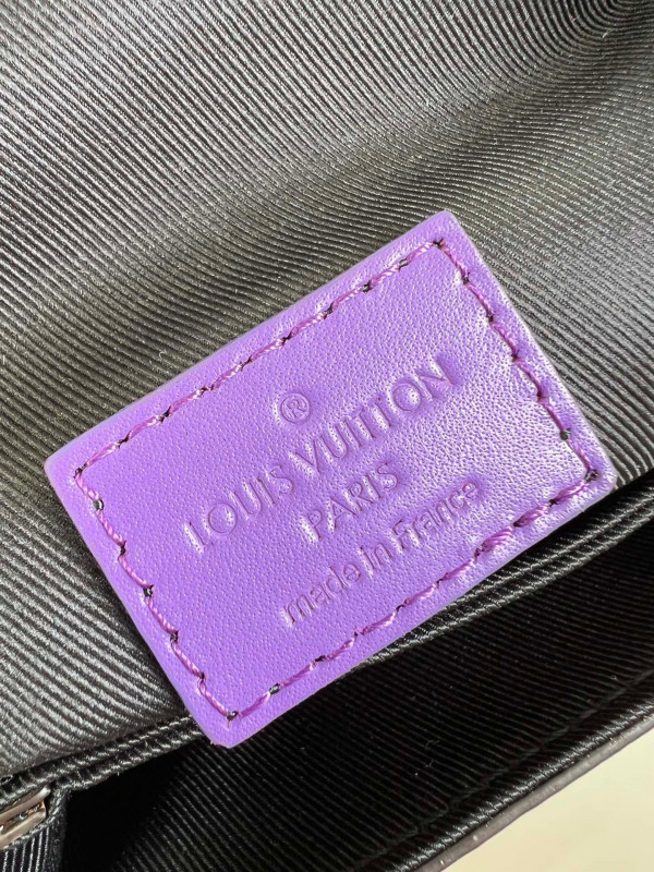 l0*is V*t0n s-lock vertical wearable wallet