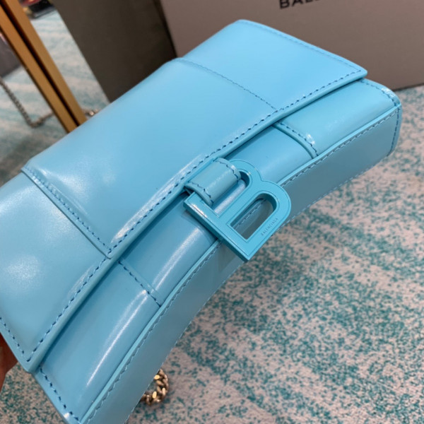 Ba*len*cia*ga hourglass wallet on chain