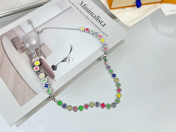 l0*is V*t0n necklace