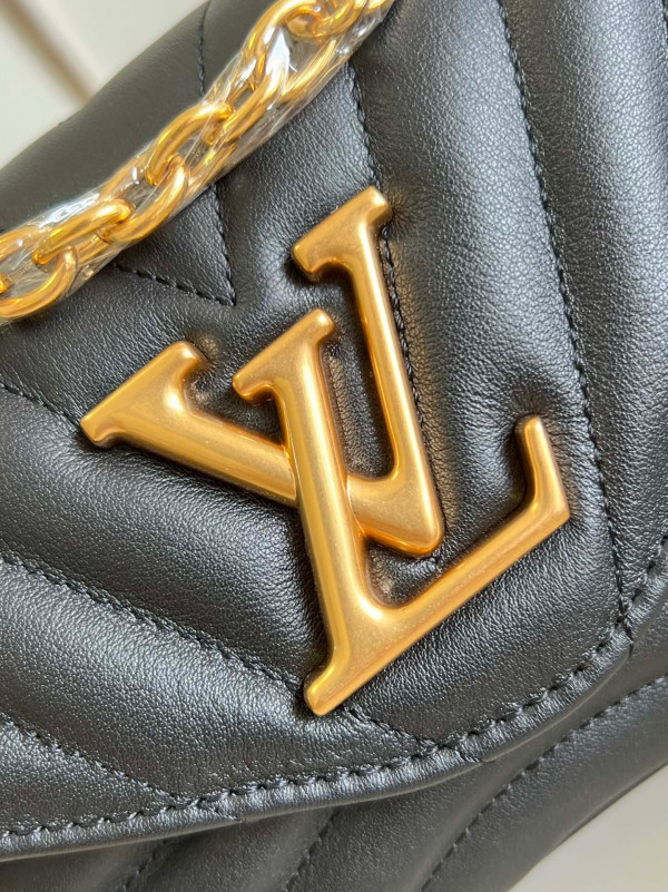 l0*is V*t0n new wave chain bag pm