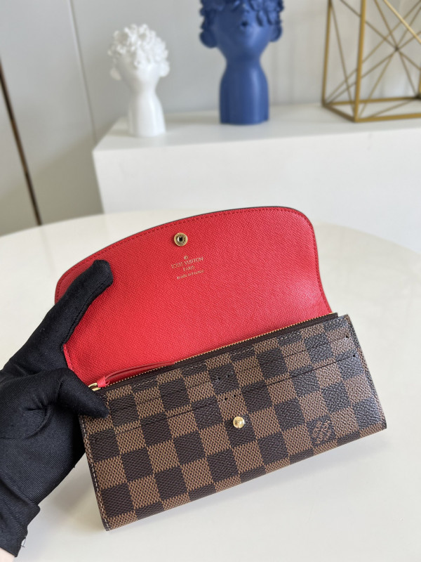 l0*is V*t0n emilie wallet