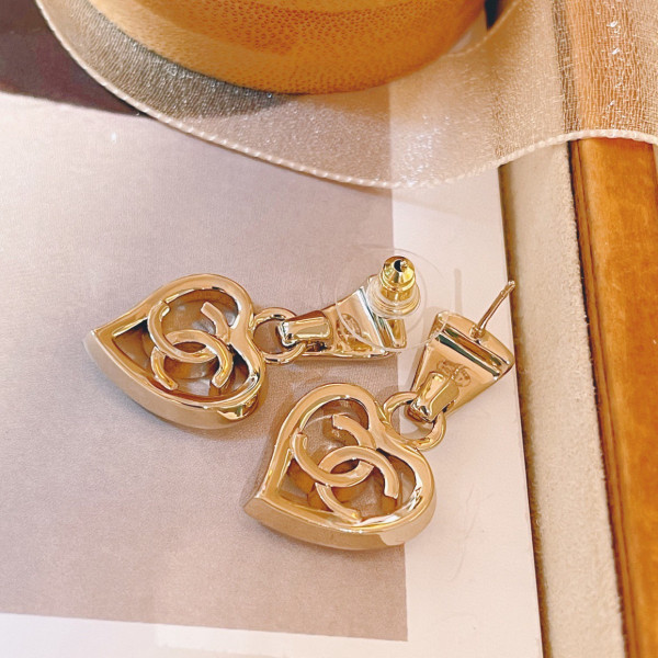 CL EARRINGS