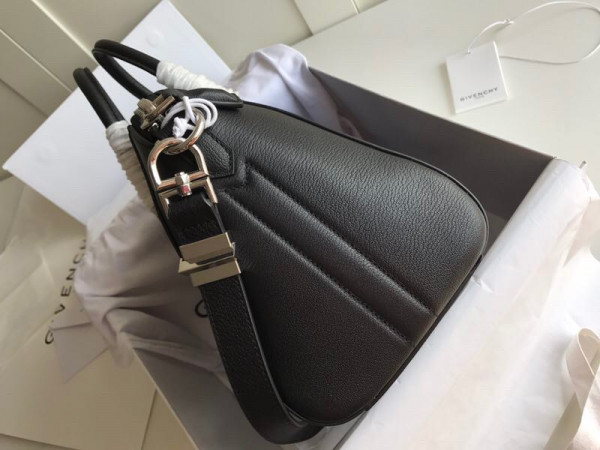 GIENVCHY ANTIGONA MINI/SMALL/MEDIUM IN GRAINED LEATHER