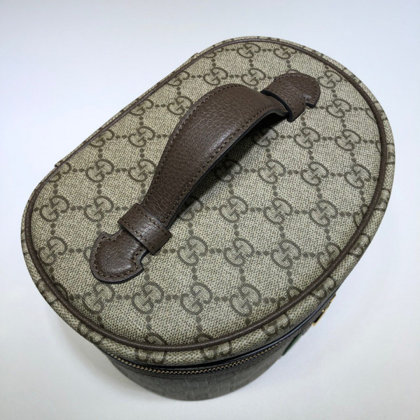 G*u*i cosmetic bag