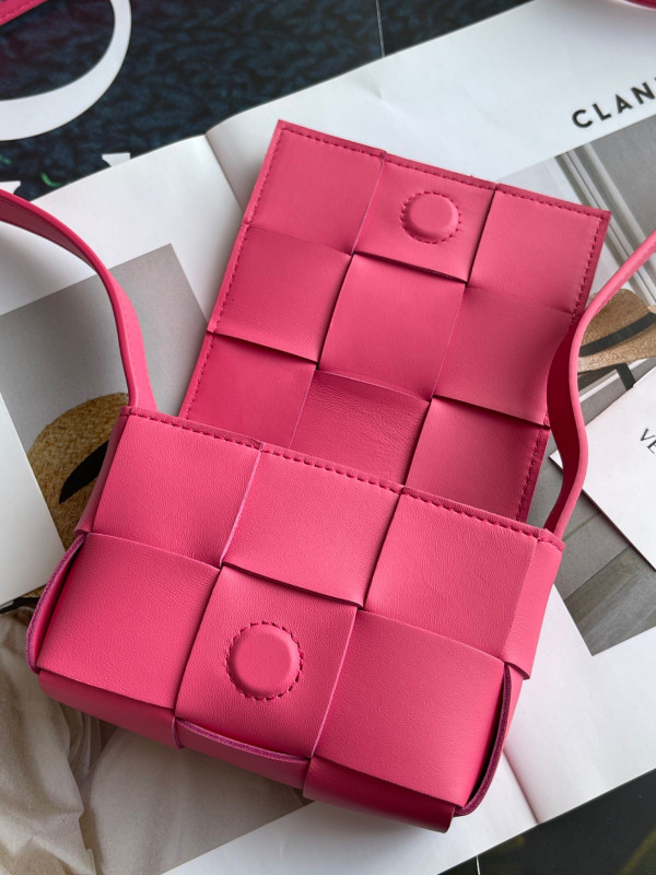 bo*te*ga Ve*ne*ta candy mini cassette-12*8*4cm