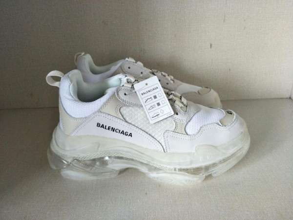 Ba*len*cia*ga triple s