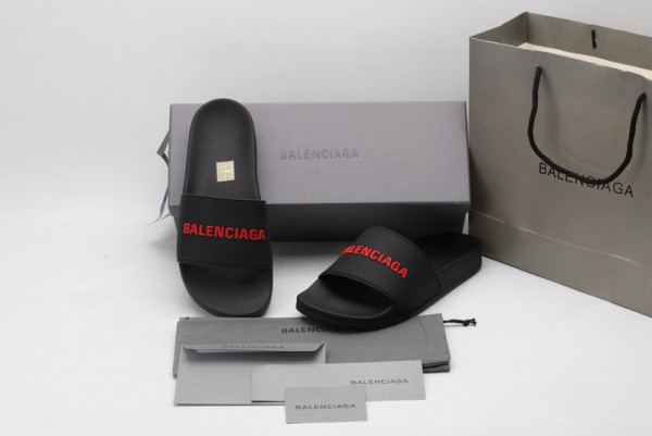 Ba*len*cia*ga pool slide sandal