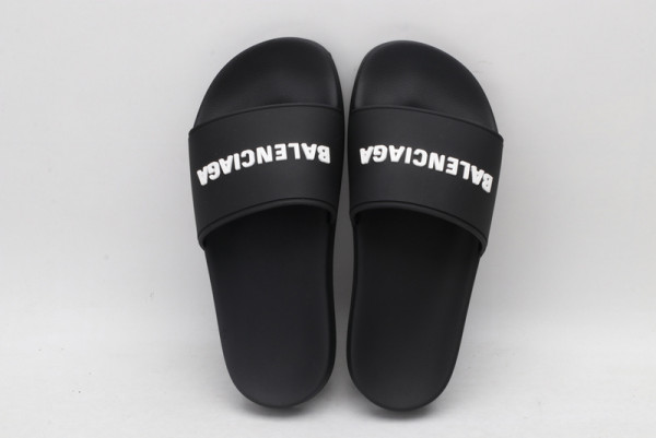 Ba*len*cia*ga pool slide sandal