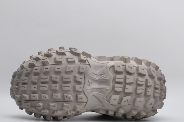 Ba*len*cia*ga defender sneaker