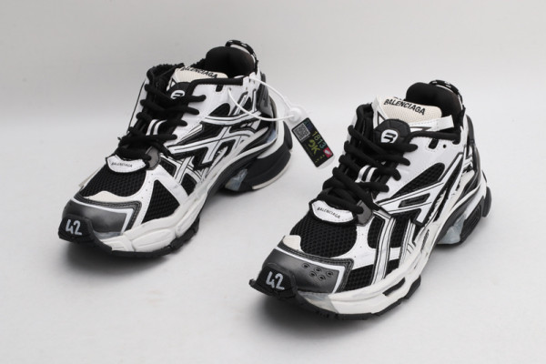 Ba*len*cia*ga runner sneaker