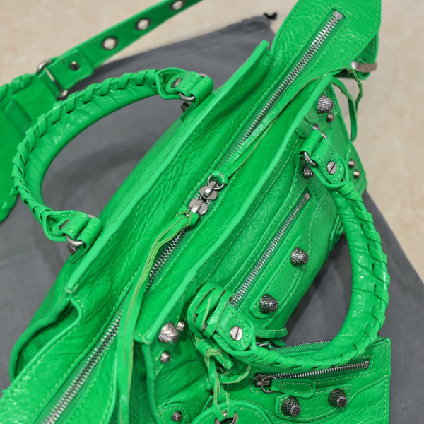 Ba*len*cia*ga neo cagole xs handbag