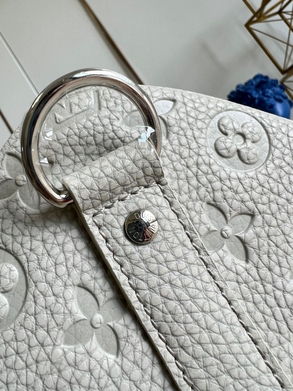 l0*is V*t0n keepall 50