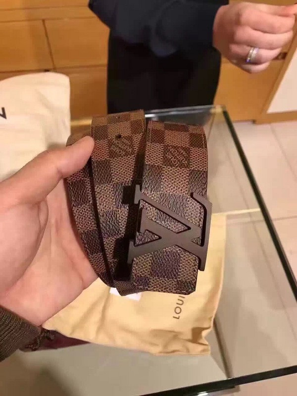 l0*is V*t0n belt