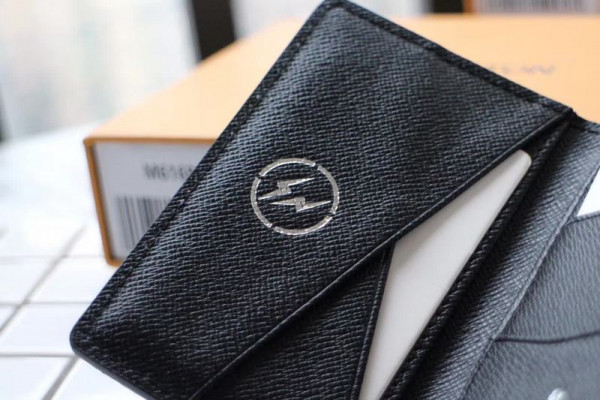 l0*is V*t0n pocket organizer
