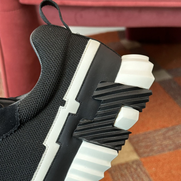 H**mes sneaker