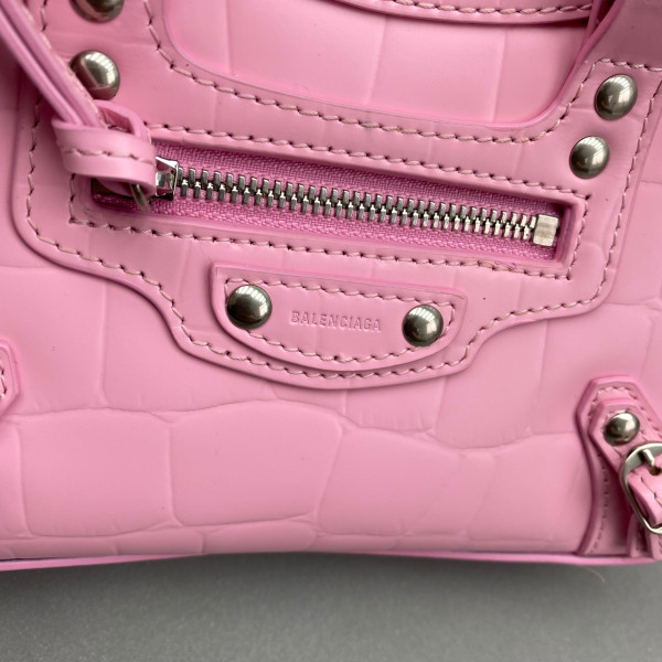 Ba*len*cia*ga neo classic nano top handle bag