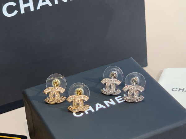 CL EARRINGS