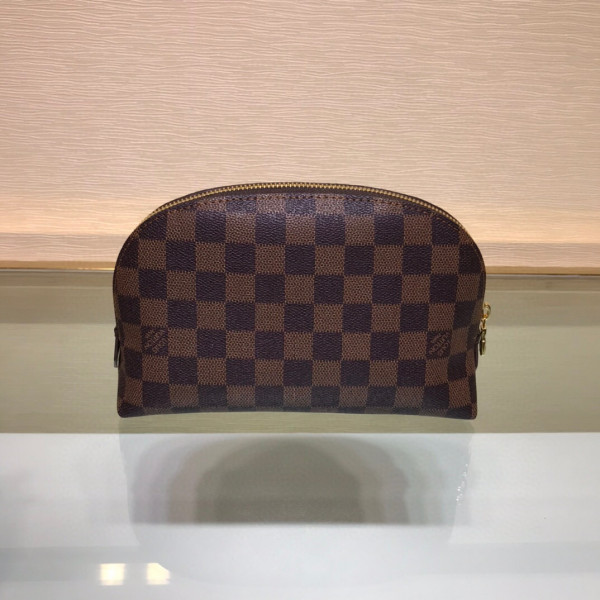 l0*is V*t0n cosmetic pouch gm