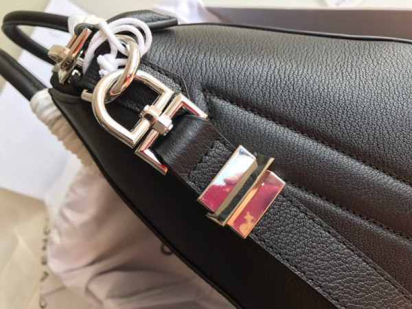 GIENVCHY ANTIGONA MINI/SMALL/MEDIUM IN GRAINED LEATHER