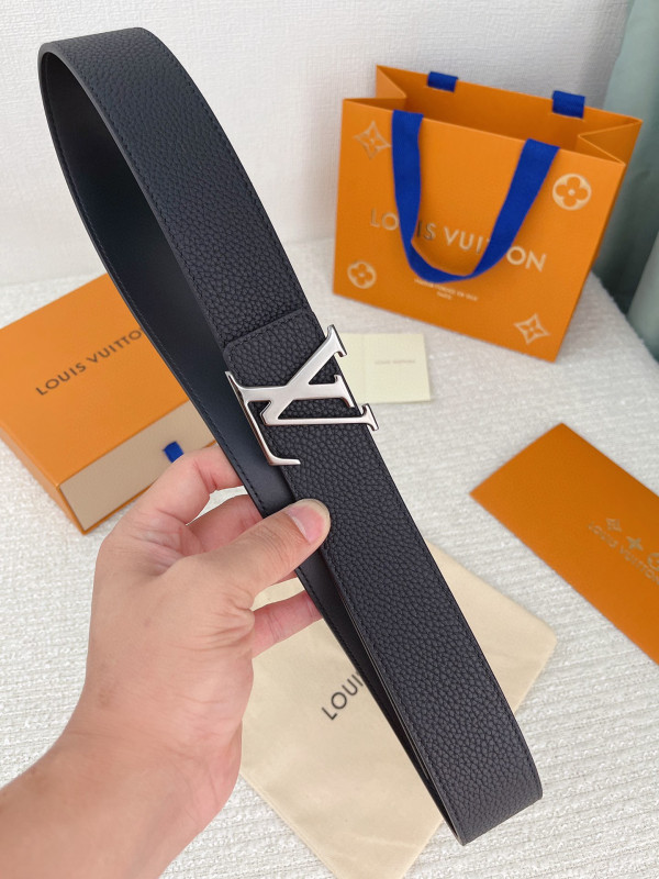 l0*is V*t0n belt