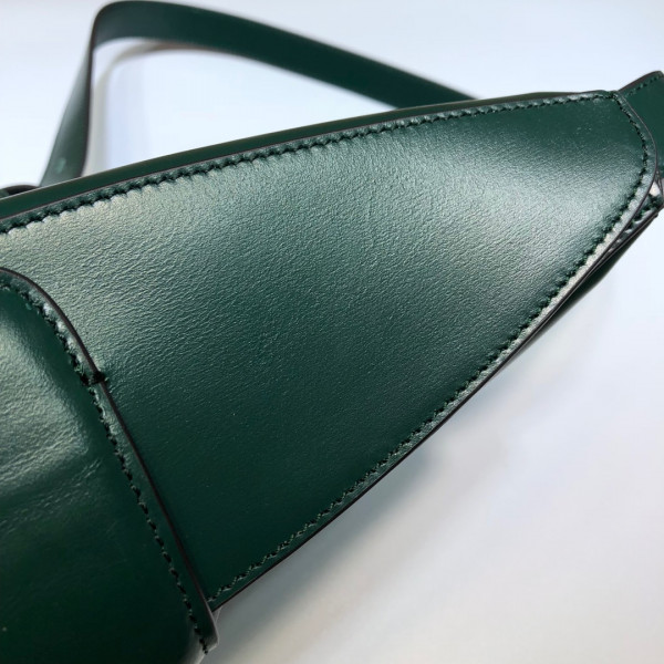 G*u*i arli shoulder bag
