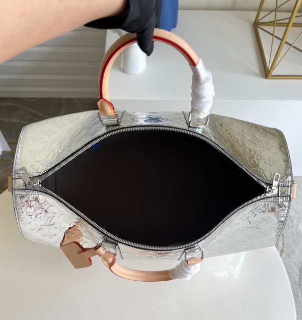 l0*is V*t0n keepall bandouliÈre 50