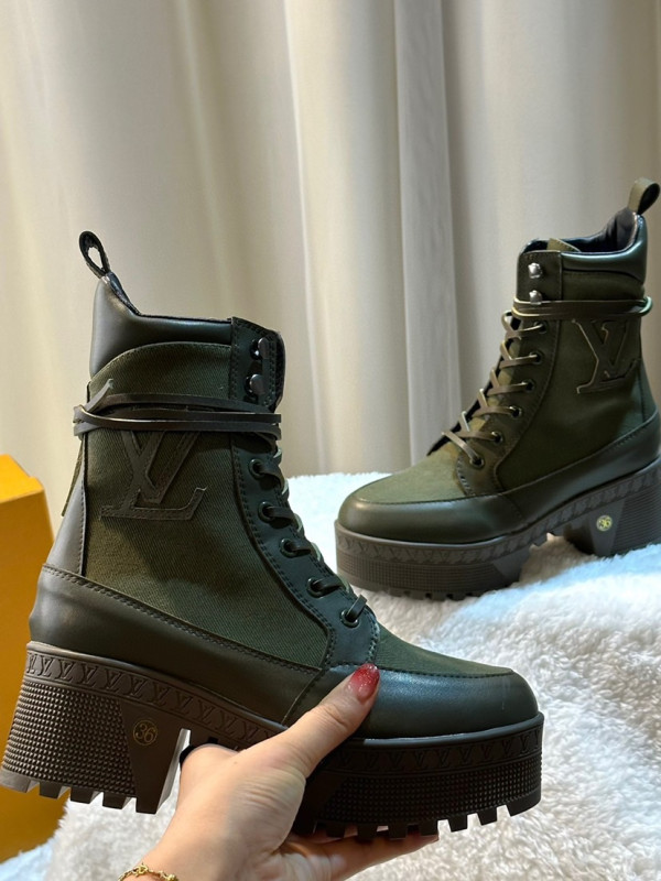 l0*is V*t0n boots