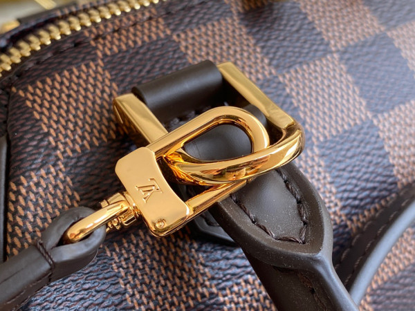 l0*is V*t0n vintage bag