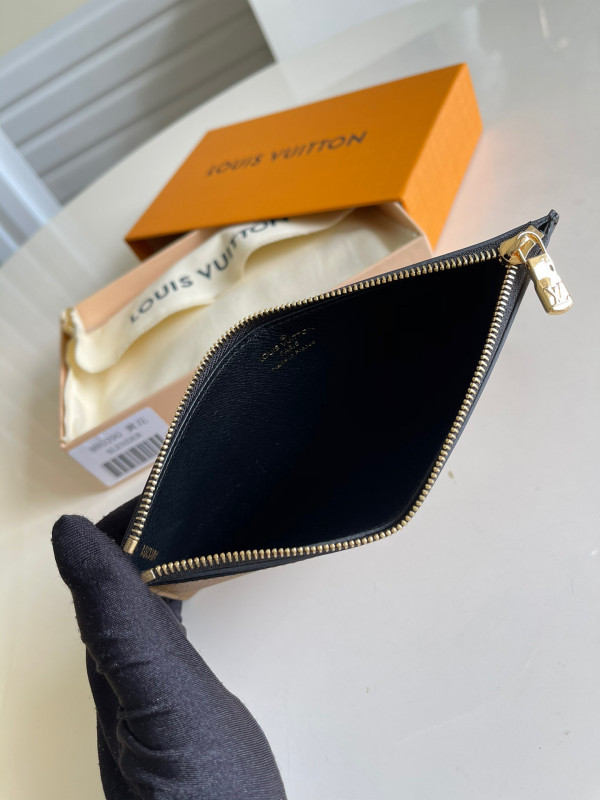 l0*is V*t0n slim purse