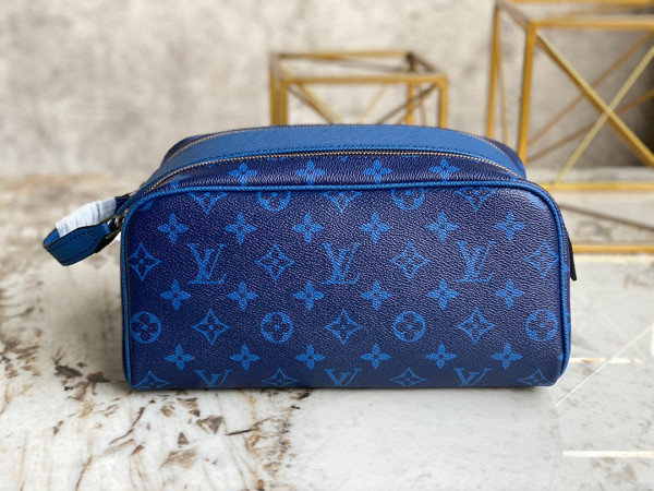 l0*is V*t0n dopp kit toilet pouch