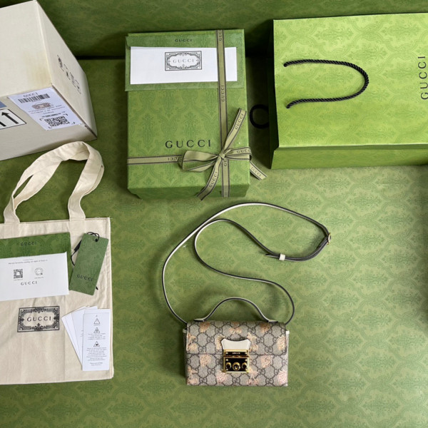 G*u*i padlock berry mini bag