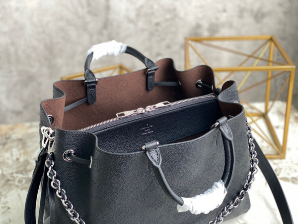 l0*is V*t0n bella tote