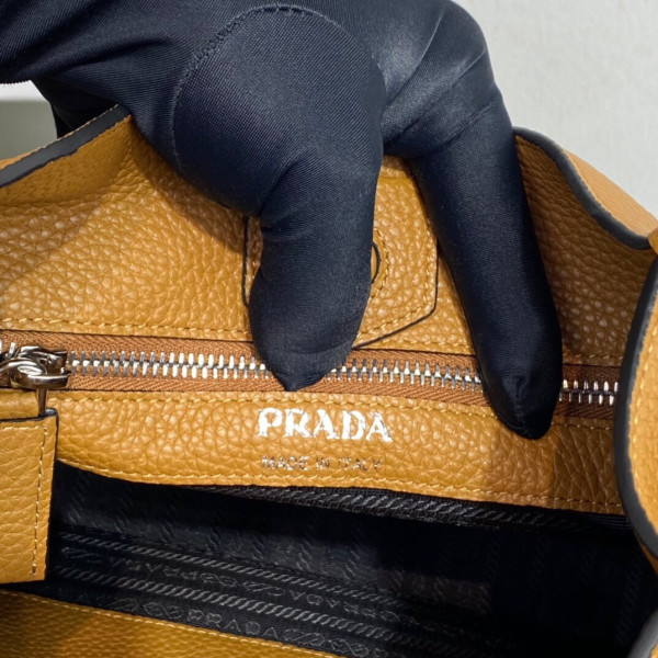 Pra*a leather hobo bag