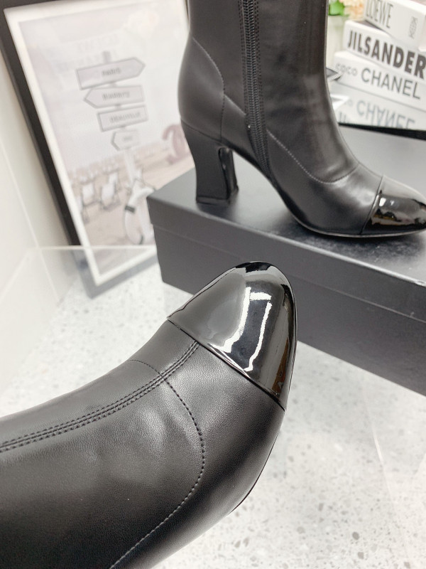 CL ANKLE BOOTS