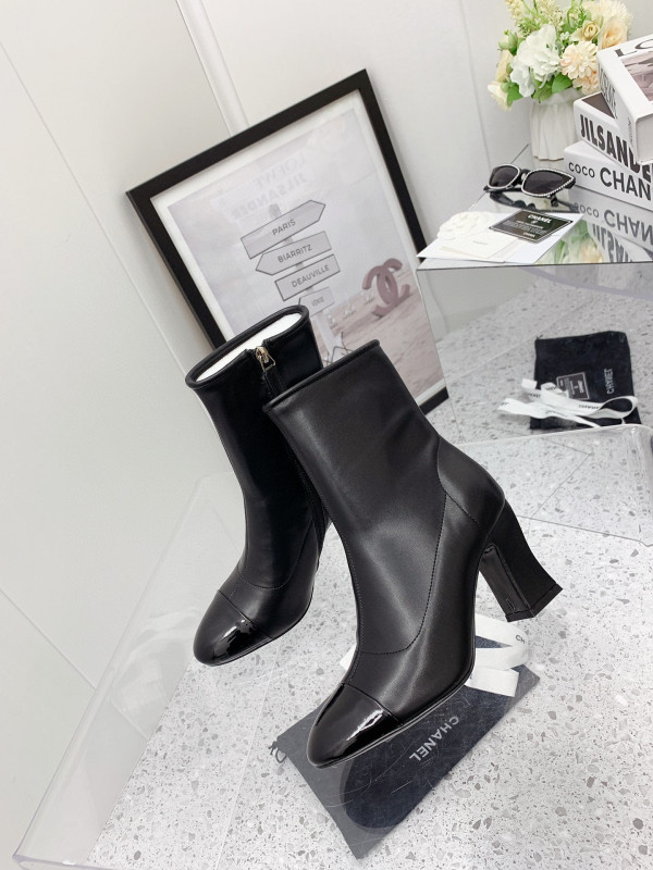CL ANKLE BOOTS