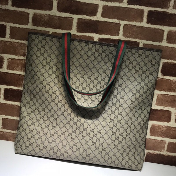 G*u*i tote bags