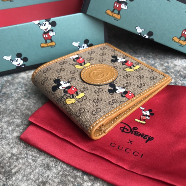 disney x G*u*i gg wallet