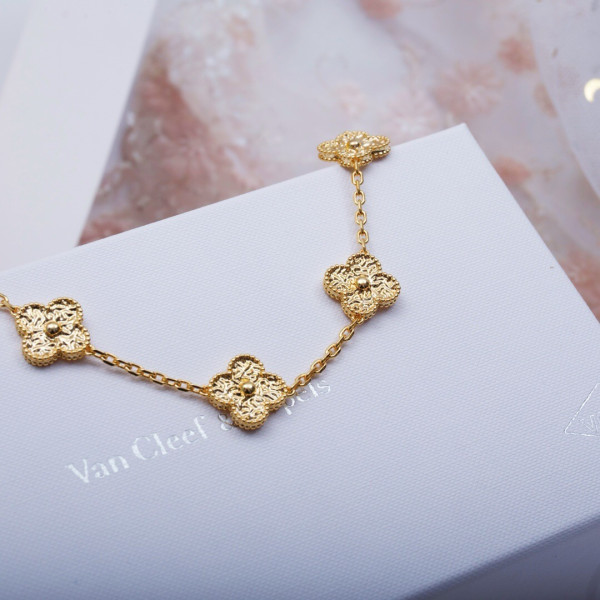 V*N CL*F&arpels perlée bracelet