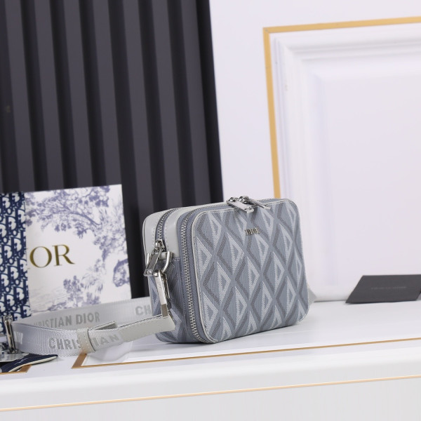 diro cd Di*m*nd messenger bag