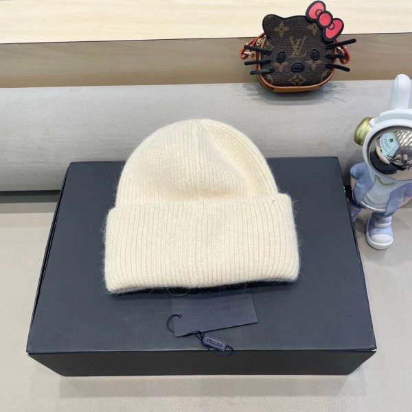 Pra*a hat