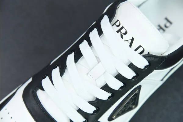 Pra*a sneakers