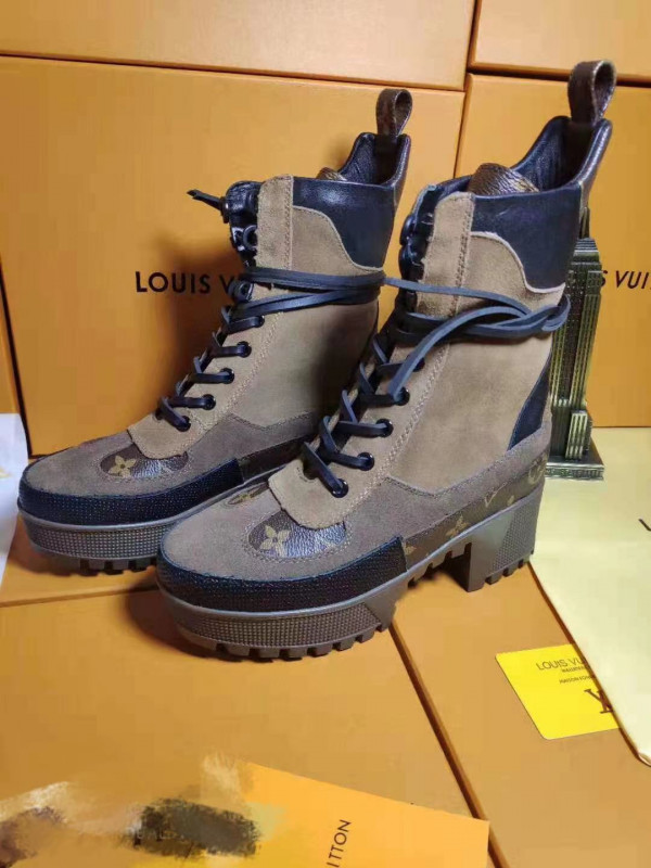 l0*is V*t0n boots
