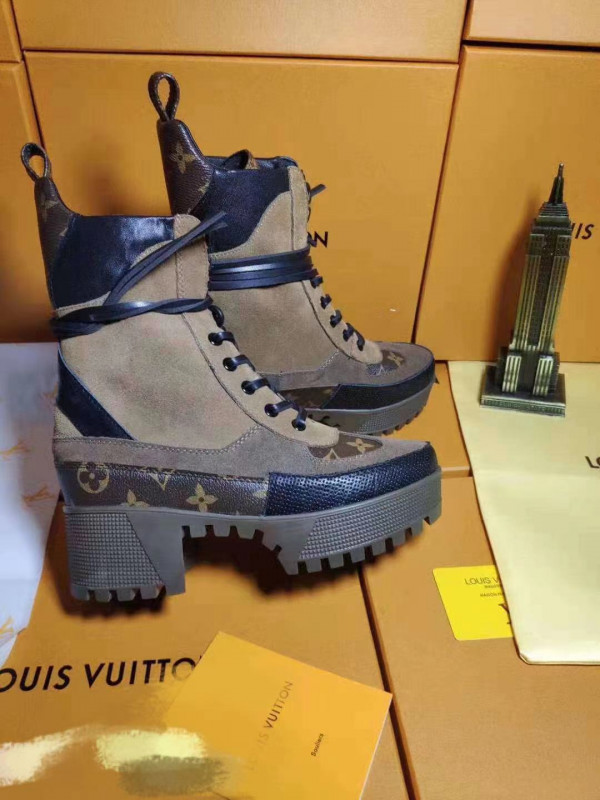 l0*is V*t0n boots