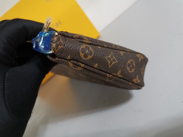 l0*is V*t0n multi pochette accessoires - digital exclusive prelaunch