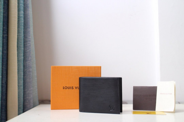 l0*is V*t0n amerigo wallet