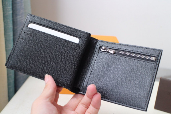 l0*is V*t0n amerigo wallet