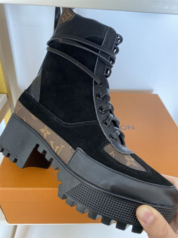 l0*is V*t0n boots