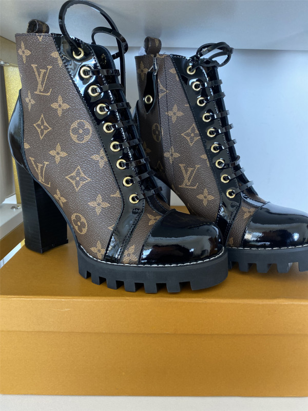 l0*is V*t0n boots